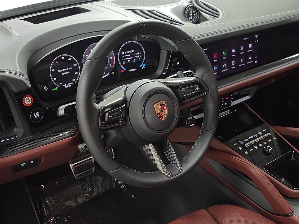 2025 Porsche Cayenne GTS photo 3