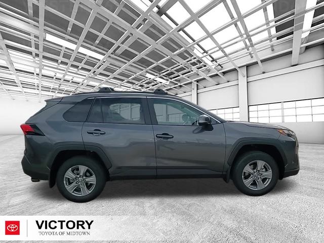 2025 Toyota RAV4 Hybrid XLE photo 2