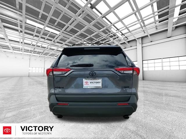 2025 Toyota RAV4 Hybrid XLE photo 4