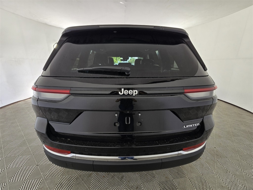 new 2025 Jeep Grand Cherokee car, priced at $32,245