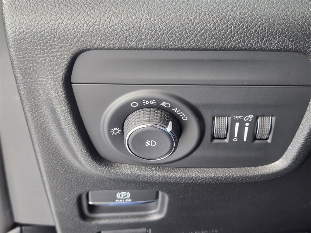 new 2025 Jeep Grand Cherokee car, priced at $32,245