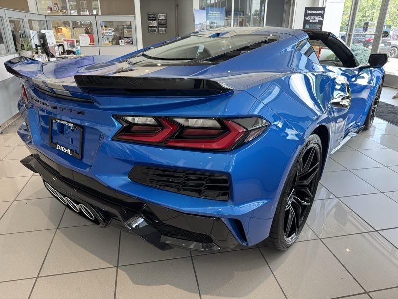 2025 Chevrolet Corvette Z06 2LZ photo 2
