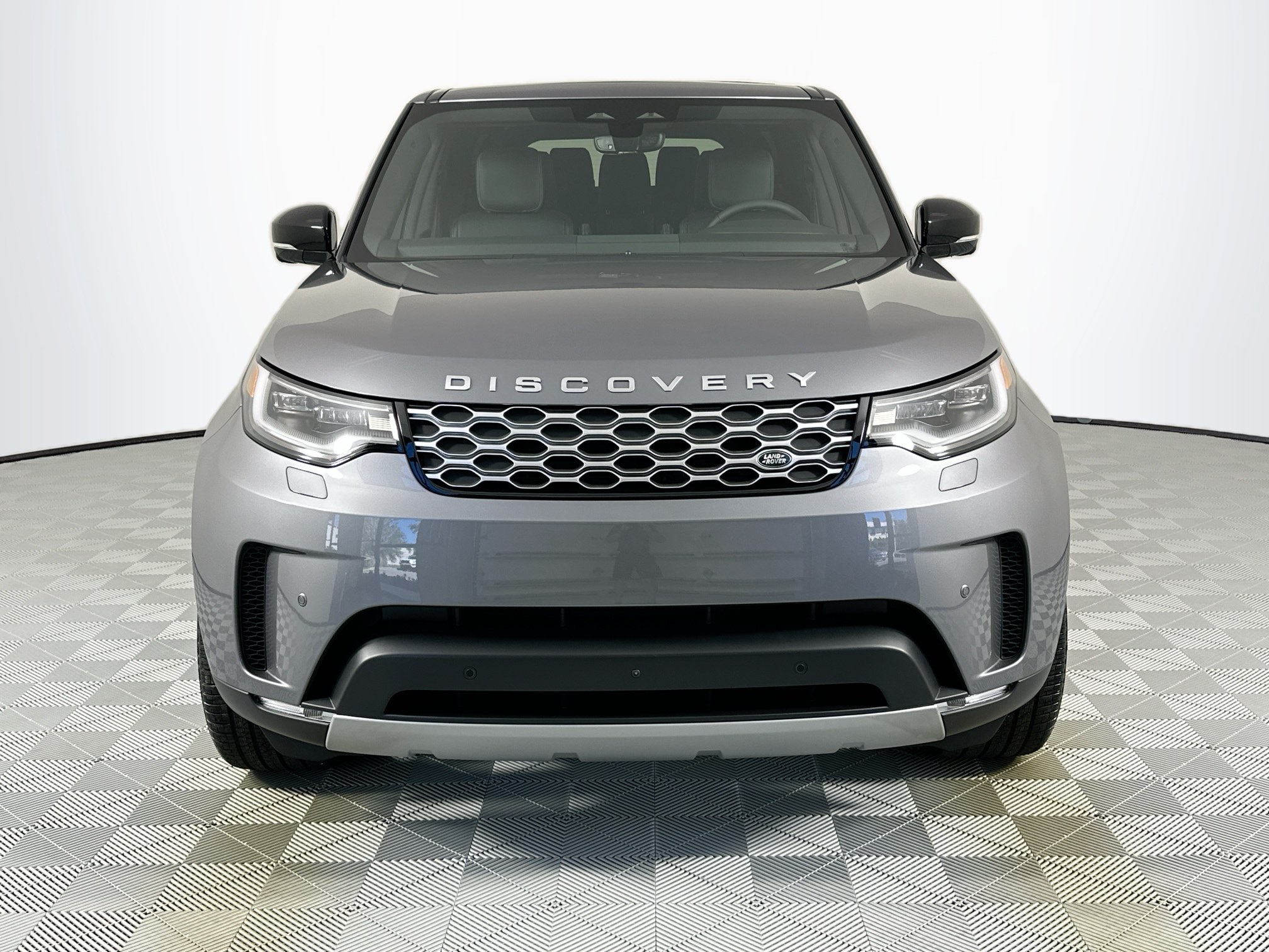 used 2025 Land Rover Discovery car, priced at $63,449