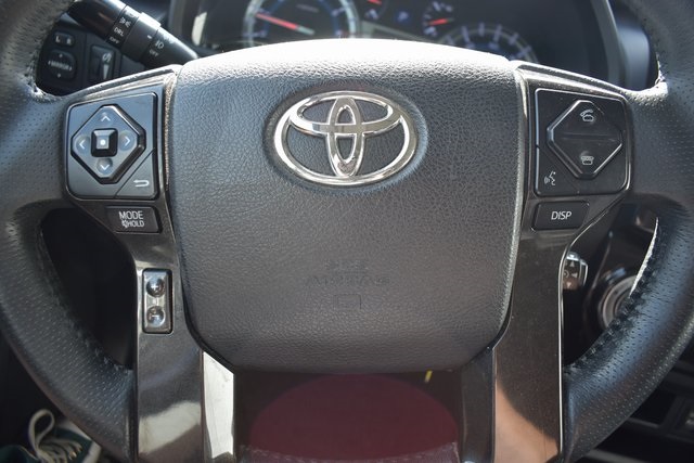2017 Toyota 4Runner TRD Off-Road Premium photo 16