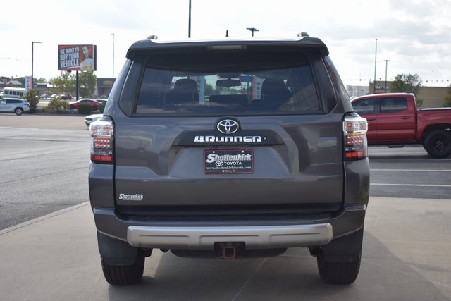 2017 Toyota 4Runner TRD Off-Road Premium photo 5