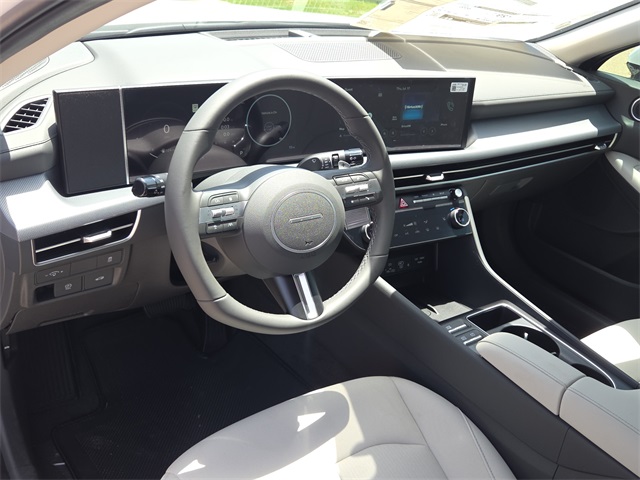 New 2025 Hyundai Sonata 4dr Car