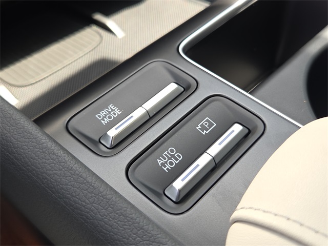 New 2025 Hyundai Sonata 4dr Car