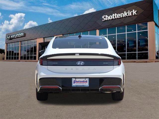 New 2025 Hyundai Sonata 4dr Car