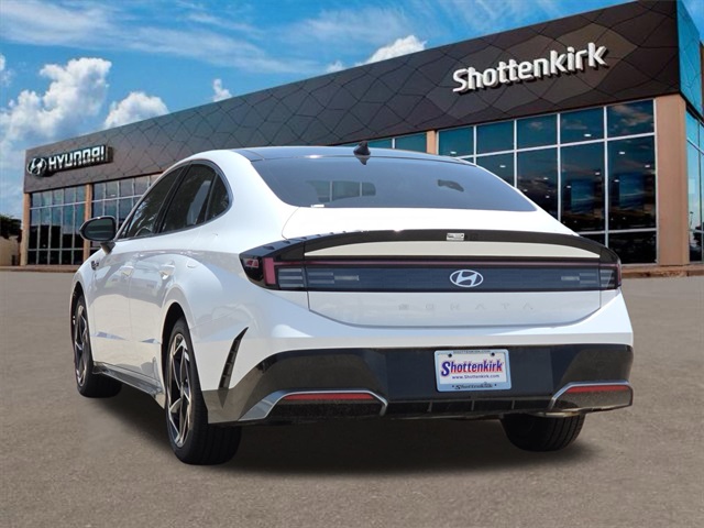 New 2025 Hyundai Sonata 4dr Car