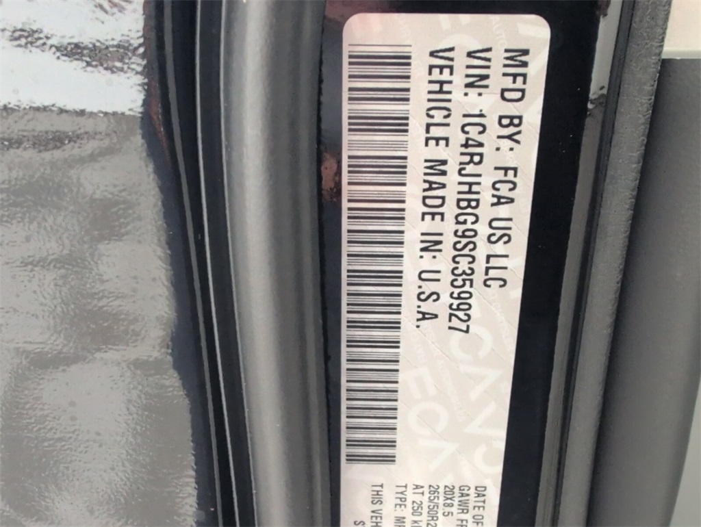 new 2025 Jeep Grand Cherokee car, priced at $45,180