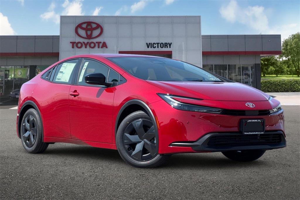 2026 Toyota Prius LE photo 2