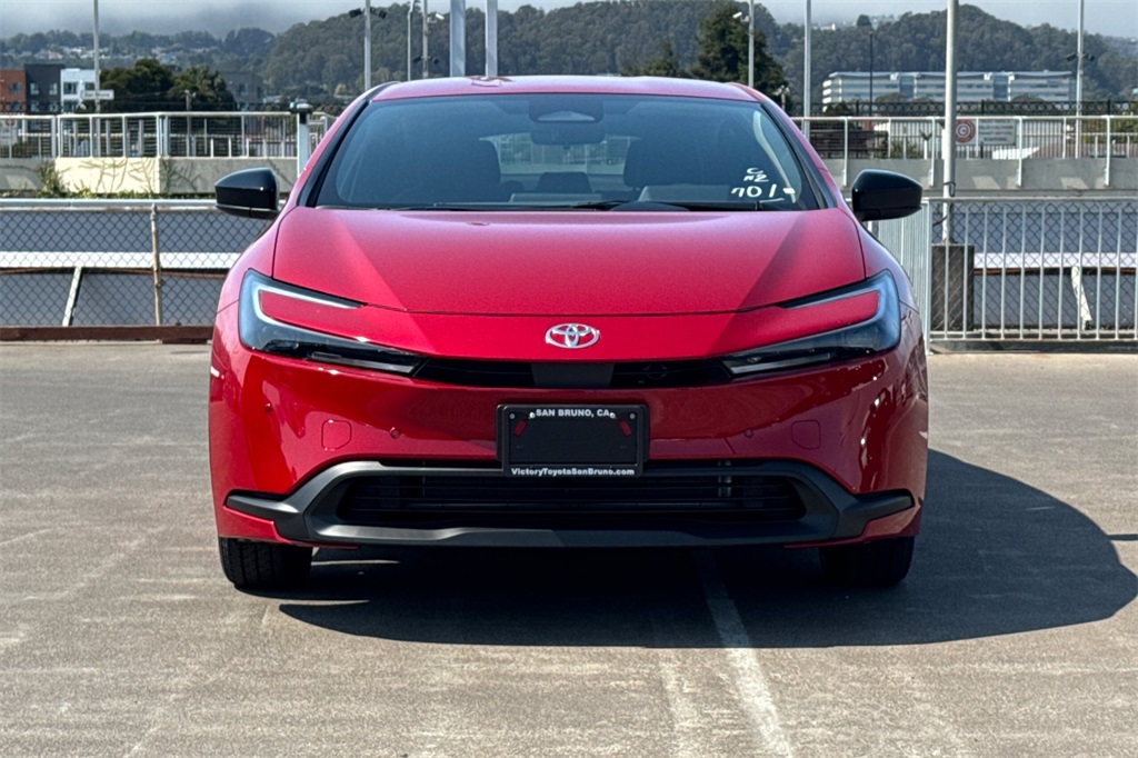 2026 Toyota Prius LE photo 3