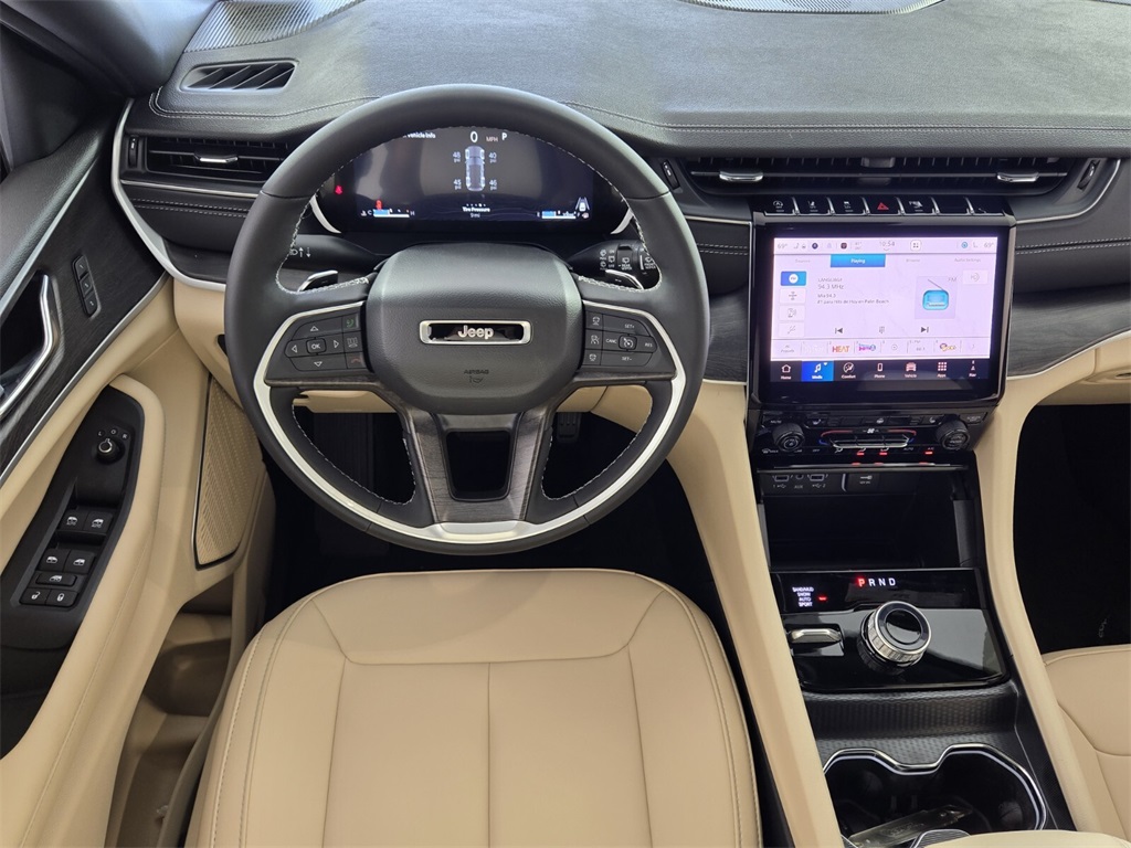 new 2025 Jeep Grand Cherokee car, priced at $35,925