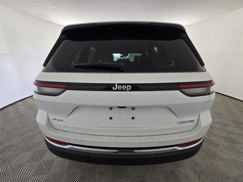 new 2025 Jeep Grand Cherokee car, priced at $35,925
