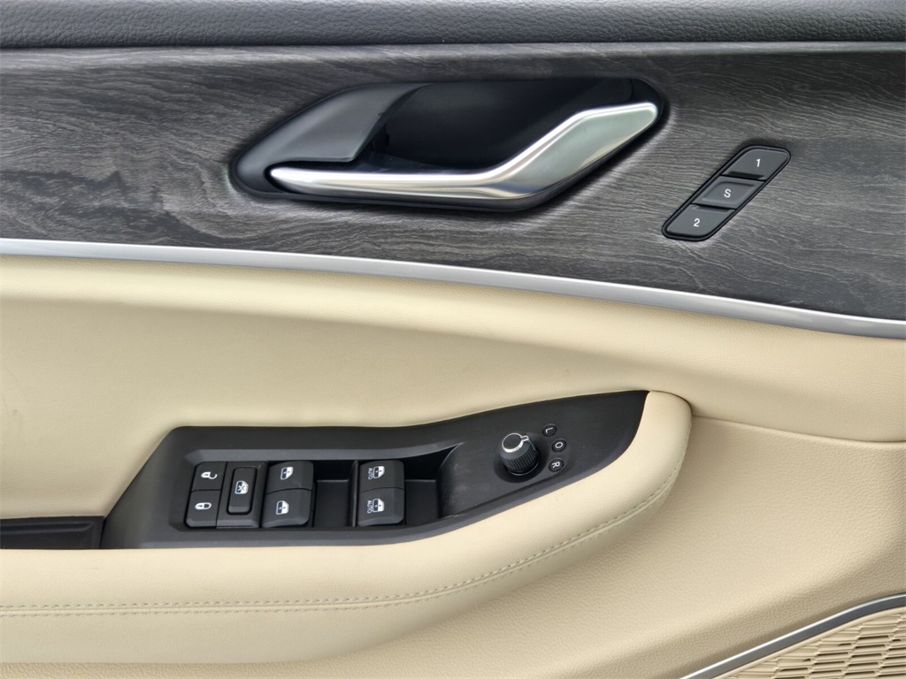 new 2025 Jeep Grand Cherokee car, priced at $35,925