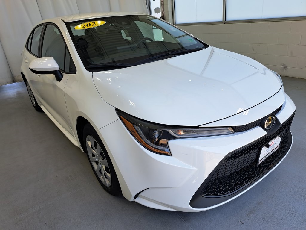2022 Toyota Corolla LE Sedan 4 Dr. FWD 4