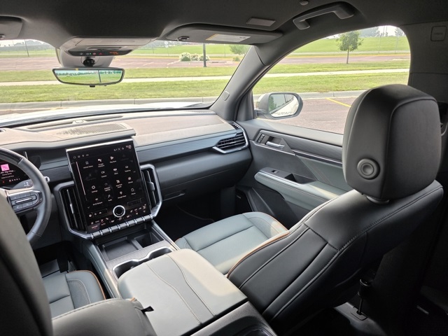 2024 GMC Acadia AT4