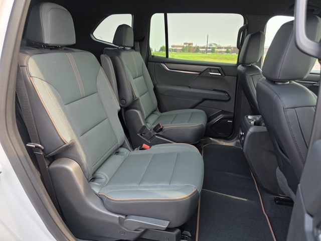 2024 GMC Acadia AT4