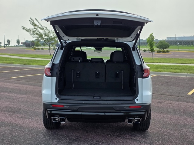 2024 GMC Acadia AT4