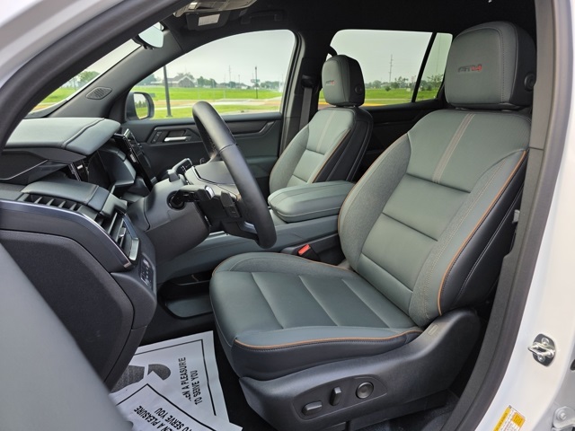 2024 GMC Acadia AT4
