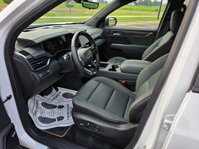2024 GMC Acadia AT4
