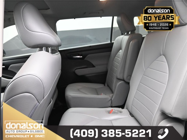 used 2021 Toyota Highlander car, priced at $25,261