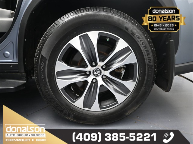 used 2021 Toyota Highlander car, priced at $25,261