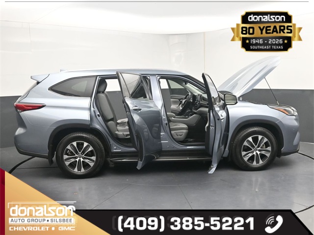 used 2021 Toyota Highlander car, priced at $25,261