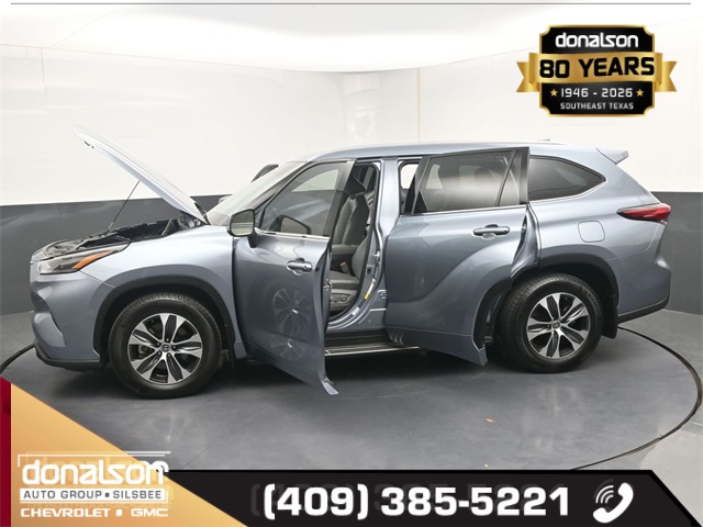 used 2021 Toyota Highlander car, priced at $25,261