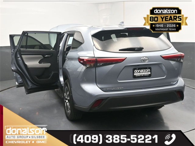 used 2021 Toyota Highlander car, priced at $25,261