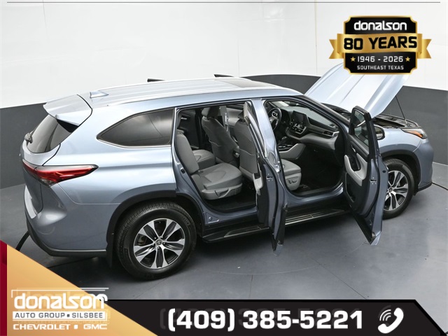 used 2021 Toyota Highlander car, priced at $25,261