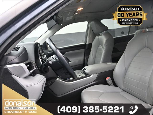 used 2021 Toyota Highlander car, priced at $25,261