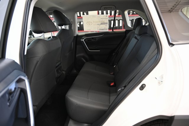 2025 Toyota RAV4 LE photo 12