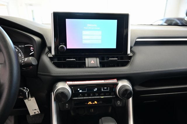 2025 Toyota RAV4 LE photo 15