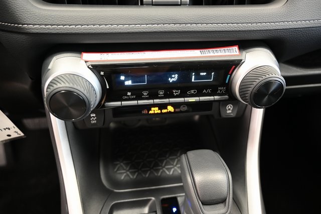 2025 Toyota RAV4 LE photo 17