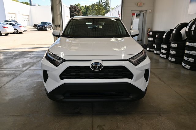 2025 Toyota RAV4 LE photo 2