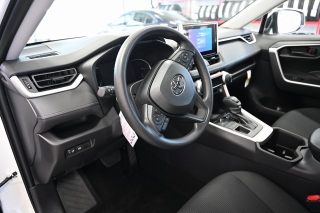 2025 Toyota RAV4 LE photo 21