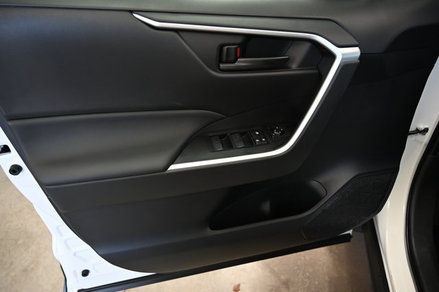 2025 Toyota RAV4 LE photo 24