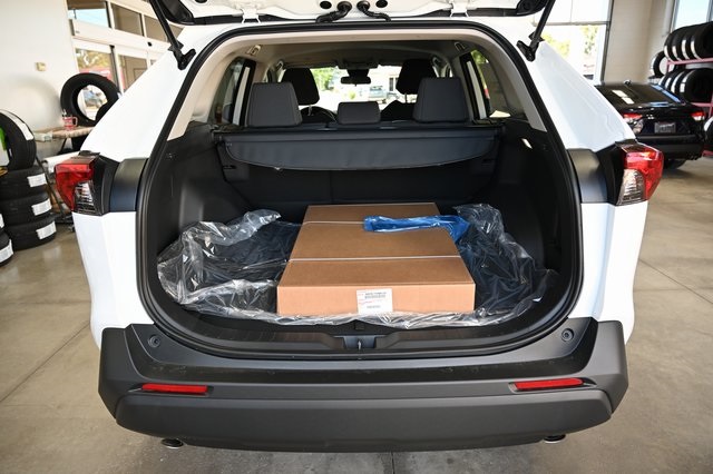 2025 Toyota RAV4 LE photo 26