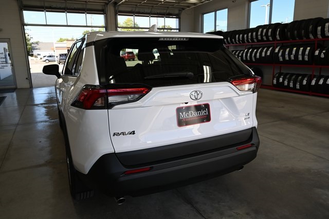 2025 Toyota RAV4 LE photo 7
