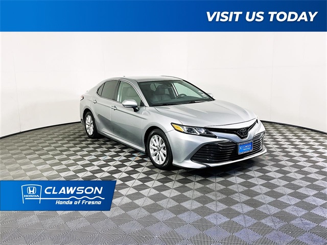 2019 Toyota Camry LE's photo