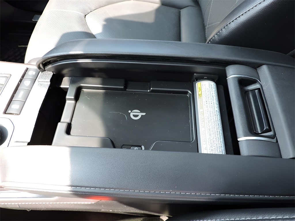 2022 White Toyota Highlander Platinum AWD SUV