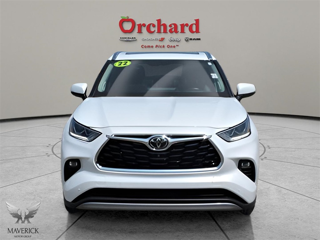 2022 White Toyota Highlander Platinum AWD SUV