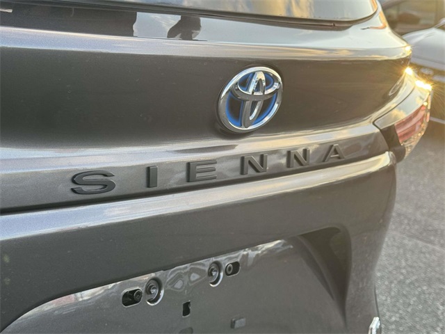 Used 2023 Toyota Sienna Van