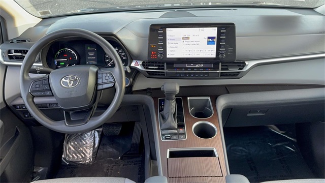 Used 2023 Toyota Sienna Van