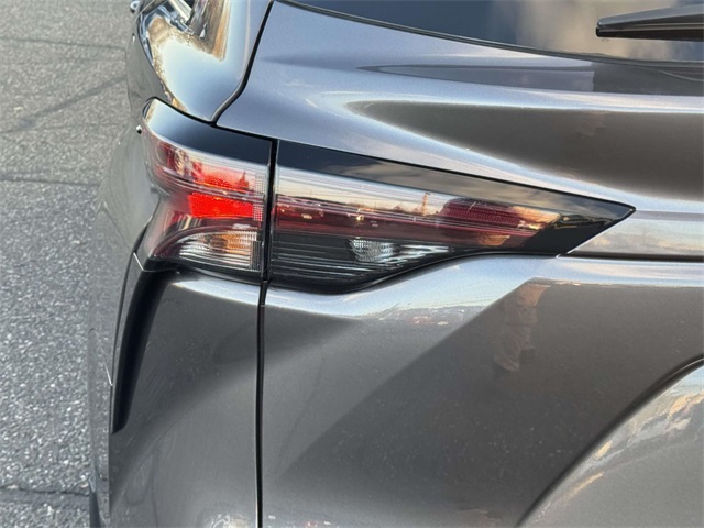 Used 2023 Toyota Sienna Van