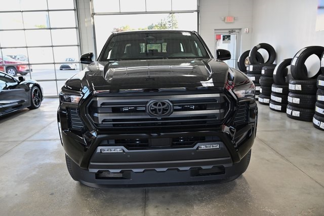 2025 Toyota Tacoma SR5 Double Cab photo 2