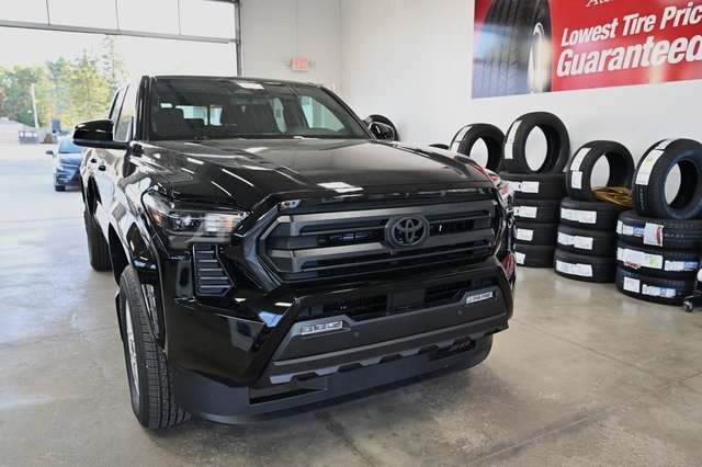 2025 Toyota Tacoma SR5 Double Cab photo 3