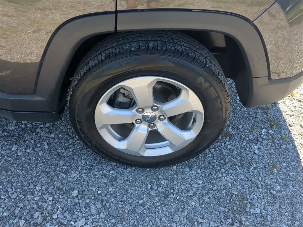 2020 Jeep Compass Latitude photo 6