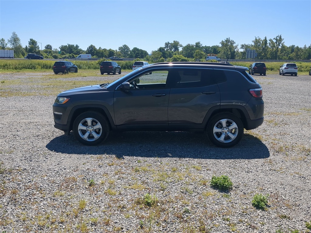 2020 Jeep Compass Latitude photo 2